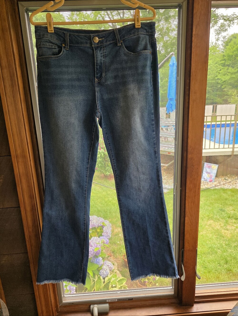 🔥d.jeans Medium Wash Flare Jeans Frayed Hem w/1% Spandex Sz 10